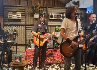 KOLABORASI MUSIK LINTAS GENERASI : BASSIST D’MAZL BERSAMA BLACK VELVET JOGJA BAND