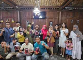 NGOBROL LITERASI: MIJIL, TRISIK DAN PASIR HITAM